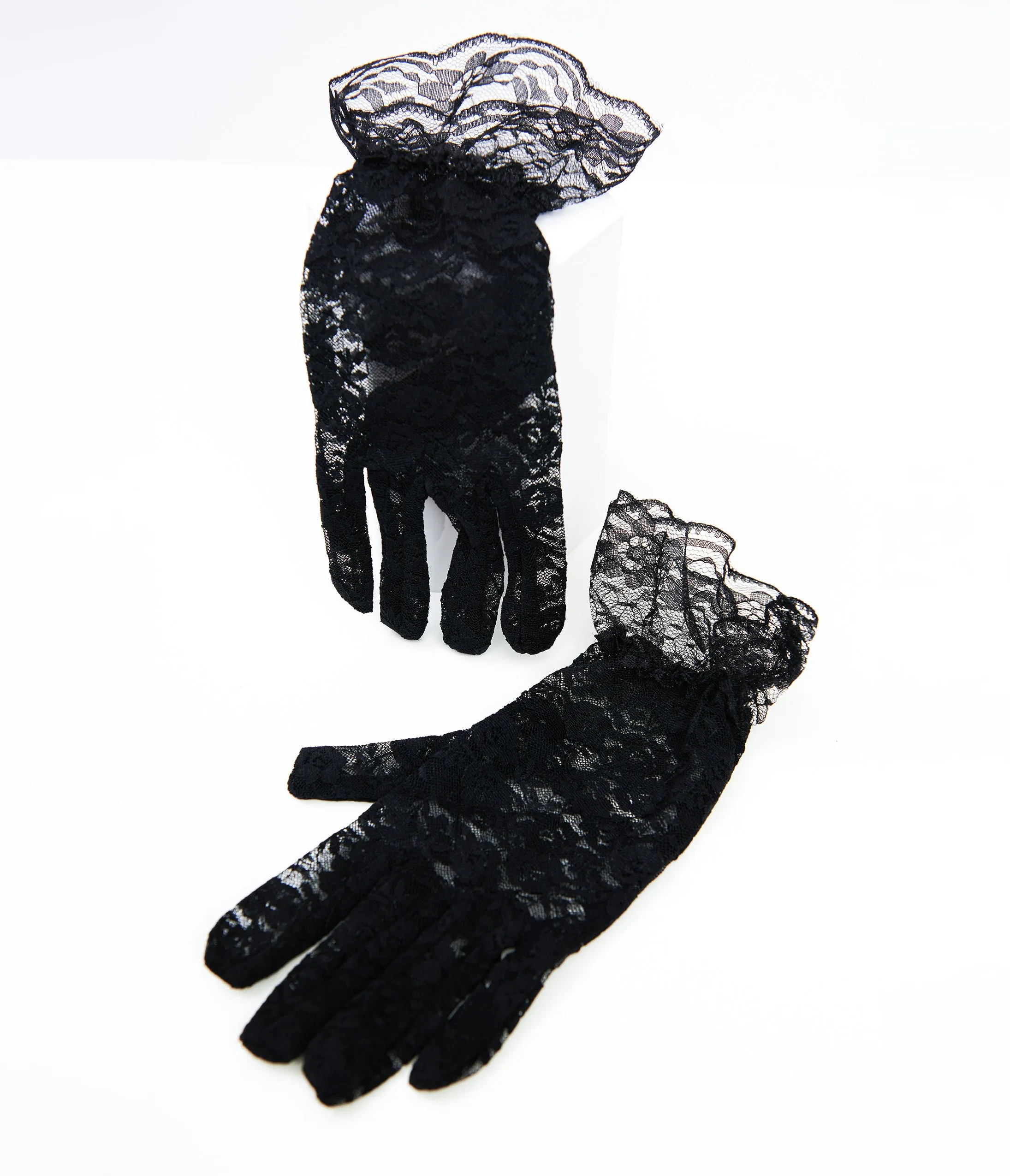 Black Lace Ruffle Gloves